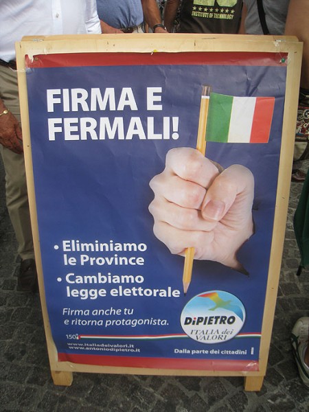Raccolta firme Italia dei Valori