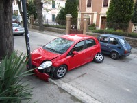 Incidente invia Mercantini all'incrocio con via Bolzano