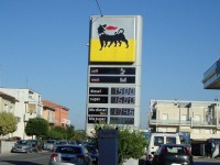 Abbassamento del prezzo di benzina e gasolio all'Eni