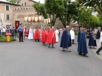 Infiorata del 10 giugno a Corinaldo-La processione