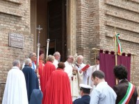 Infiorata del 10 giugno a Corinaldo-La Messa officiata dal Parroco