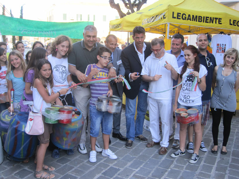 Taglio del nastro per FestAmbiente Ragazzi 2012