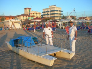 Sequestro di materiale abusivo in spiaggia a Senigallia