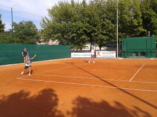 Il campo da tennis del Vivere verde a Senigallia