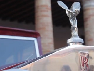 L'inconfondibile effige della Rolls Royce