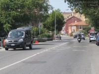 L'incidente in via Sanzio a Senigallia tra un'auto e uno scooter