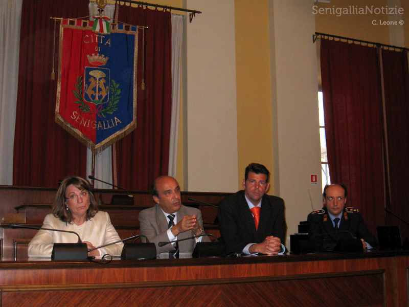 Il vertice sulla sicurezza convocato a Senigallia con il prefetto Orrei nel 2011