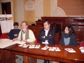 Il dirigente comunale Mirti, l'assessore Schiavoni, il preside Albani e la prof.ssa Antonietti