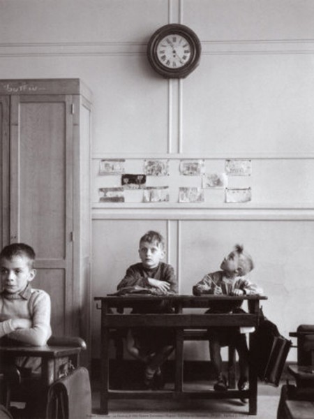 Robert Doisneau: la pendule paris c 1957