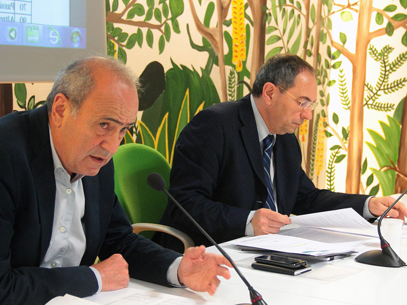Nella foto: (da sx) Lanfranco Marsigliani, direttore Confidicoop Marche, e Graziano Mariani, presidente Confidicoop Marche