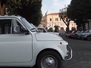 Auto Storiche in mostra in via Carducci