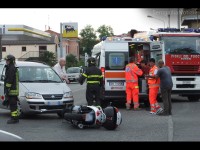 L'incidente tra via Sanzio e via Cilea, Vigili del Fuoco e ambulanza sul posto