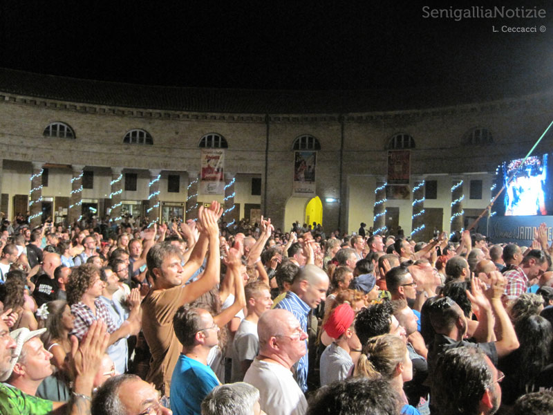 Il pubblico applaude entusiasta durante i concerti del Summer Jamboree 2013