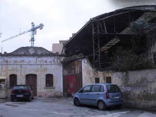 La situazione dell'ex arena Italia nel luglio 2011. Foto di Carlo Leone per SenigalliaNotizie.it