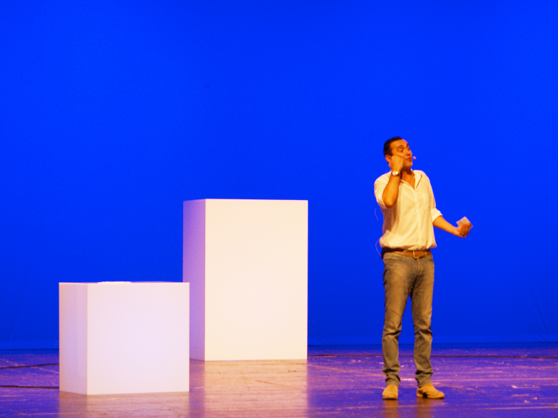 Giuseppe Giacobazzi sul palco del Teatro La Fenice