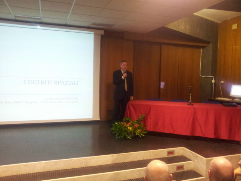 Luciano Anselmo ospite al Liceo Medi per una conferenza