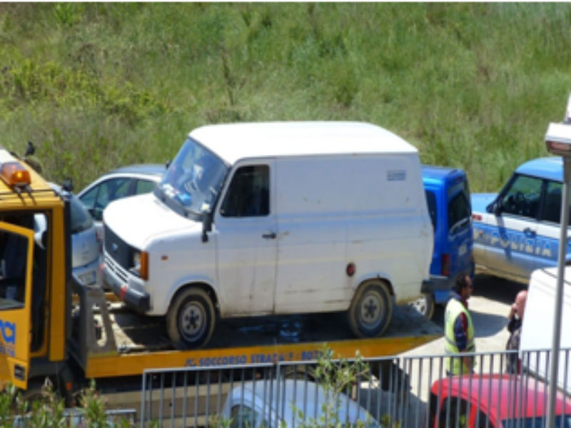 Sequestro veicolo da parte della Polizia dopo l'alluvione del 3 maggio 2014