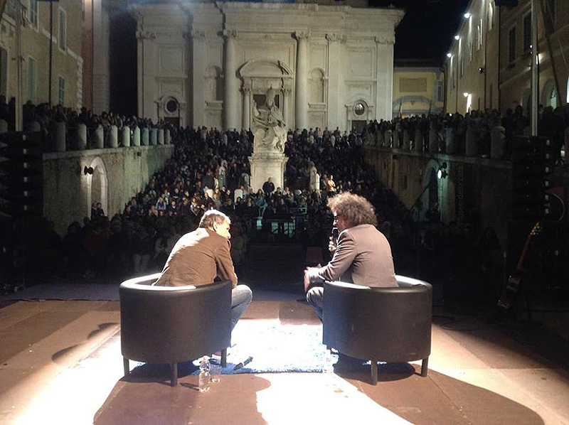 Simone Cristicchi ad Ancona per Sharper, la notte dei ricercatori