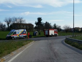 Incidente a Borgo Catena, ambulanza e Vigili del Fuoco sul posto