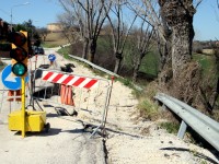 Strada crollata a Roncitelli