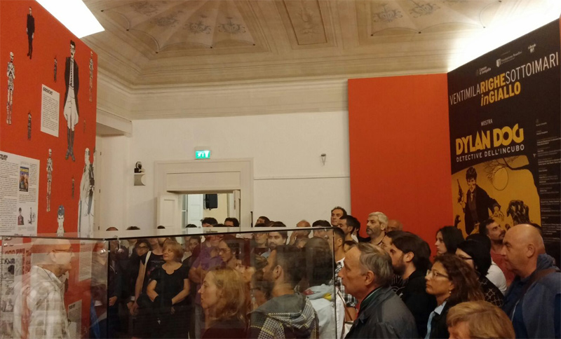 Il pubblico alla mostra su Dylan Dog a Senigallia