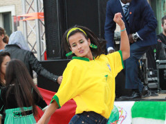 Una ragazza brasiliana a Senigallia - Foto Francesco Zoppini