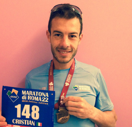L'atleta di Senigallia Cristian Carboni alla 22esima maratona di Roma