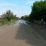 La pulizia della statale Adriatica nord al Cesano di Senigallia dopo l'allagamento del 10 giugno