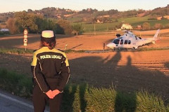 L'eliambulanza giunta sul luogo dell'incidente avvenuto a Corinaldo