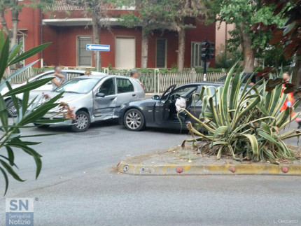 Le auto coinvolte nell'incidente tra via Mercantini e viale A.Garibaldi, a Senigallia