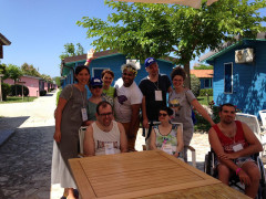 Utenti del Centro Diurno Il Casolare alla settimana al mare con il 14° Rotary Campus Marche