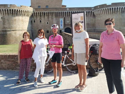 Si è concluso a Senigallia il giro d’Italia in bicicletta di Loretta Pavan