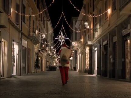 Un frame del video per gli auguri di Natale 2020 del Comune di Senigallia