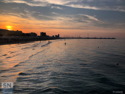 Il mare di Senigallia -Tramonto estivo dalla Rotonda - Foto di Mariano Cefarelli