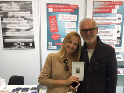 L'ex bomber Enrico Zanotto, con la compagna Magda, al Salone del Libro di Torino