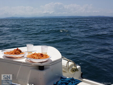 In mezzo al mare di Senigallia - Pranzo al largo - Foto di Michele Mesturini