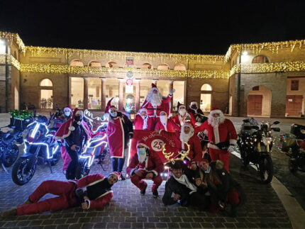 Sfilata dei Babbi Natale in Moto del Moto Club Senigallia