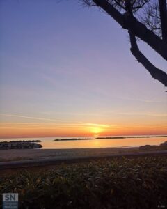 Alba sul lungomare di ponente - Foto di Radhouane Kra