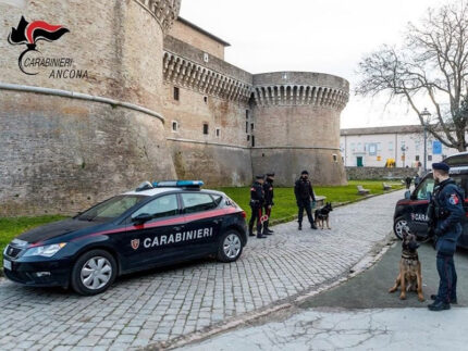 Controlli dei Carabinieri alla Rocca Roveresca di Senigallia