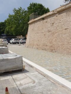 Realizzazione marciapiedi attorno alle mura storiche di Senigallia