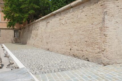 Realizzazione marciapiedi attorno alle mura storiche di Senigallia