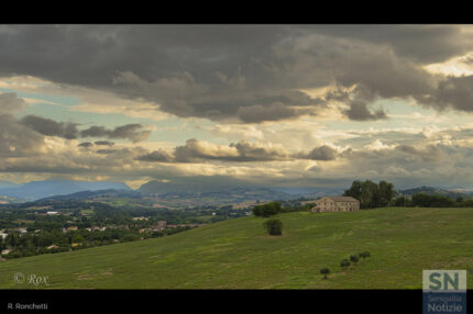 San Filippo Sul Cesano, Agosto 2023, Panorama sul Catria dopo la pioggia - Foto Rossella Ronchetti