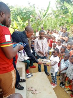 Il sacerdote camerunense Don Serge Omgba a Nyabizan