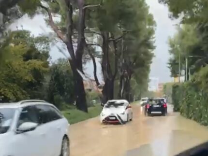 Allagamenti su viale dei Pini