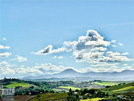 Corinaldo dalle colline alle nuvole - Foto Barbara Brusoni