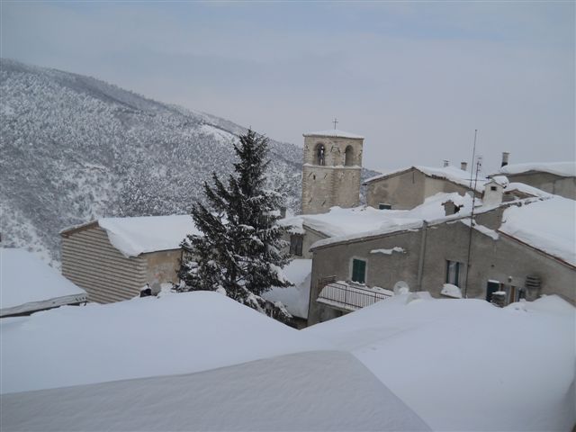 Case di Arcevia sotto il nevone