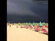 09/07/2014 - Spiaggia di Marzocca, temporale in arrivo