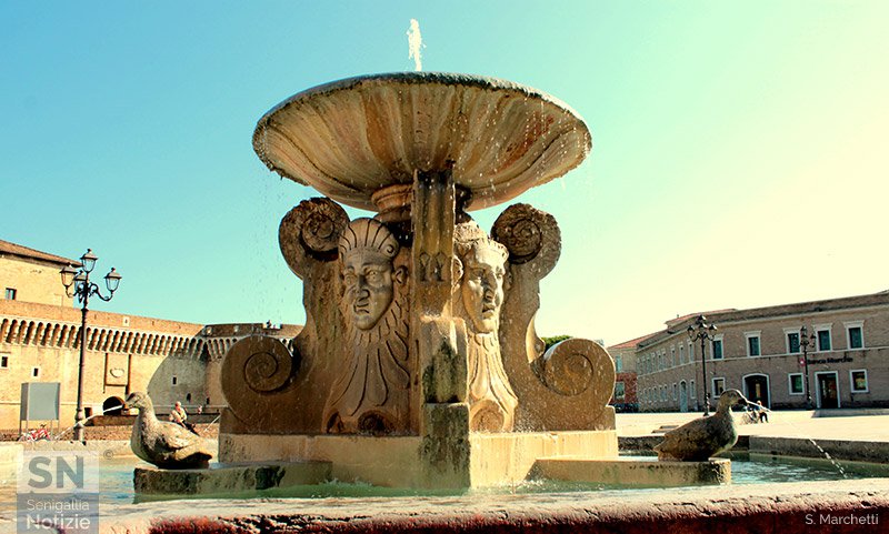 04/11/2015 - La fontana dei Leoni