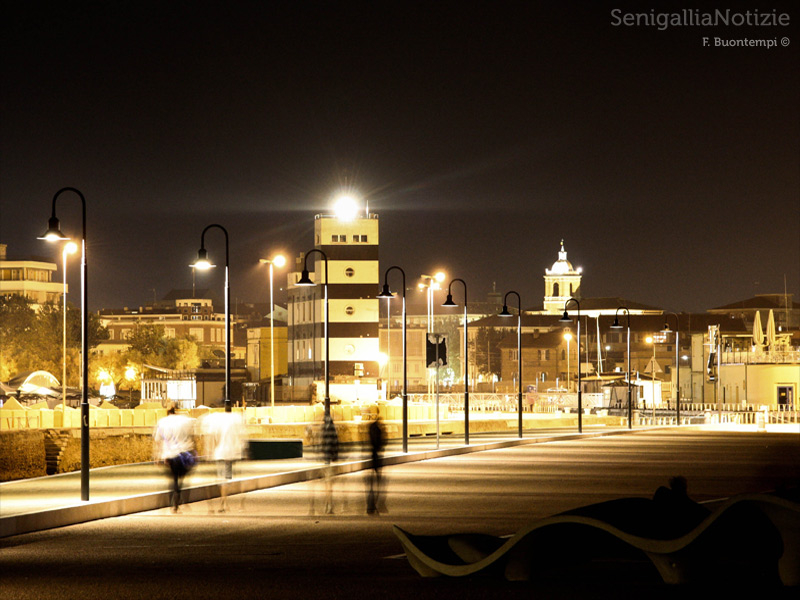 26/10/2012 - Il faro illumina la notte...