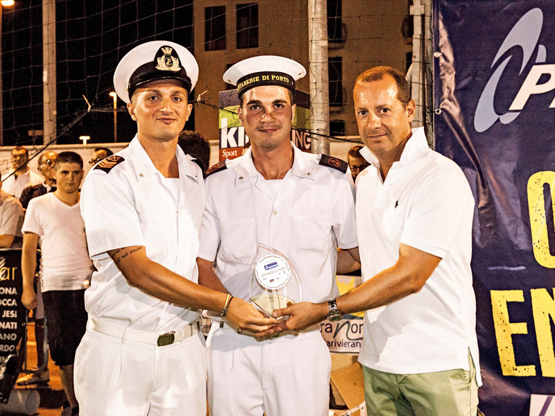 Premiazione della Capitaneria di porto per l'aiuto al torneo